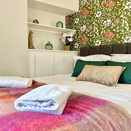 Blossoms Reach - 2 Minutes From Station And City Centre 요크 외부 사진